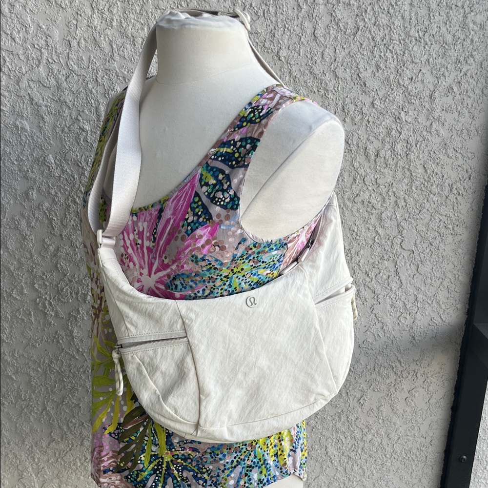 Lululemon Slouchy Sling Bag